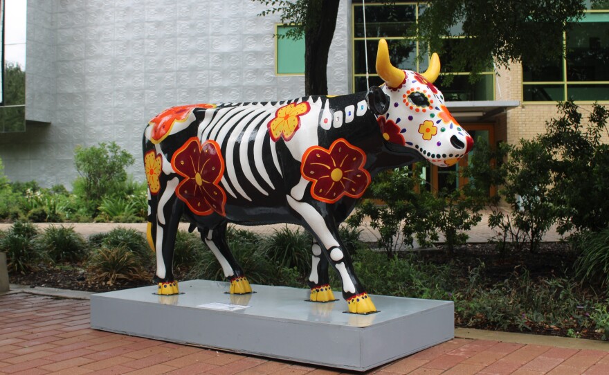 No bull: There's moo-cho painted cows to see all over San Antonio